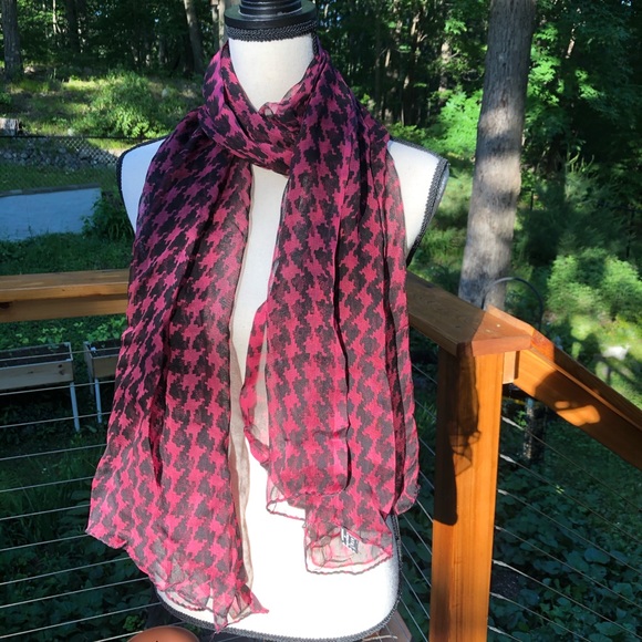 Pink Houndstooth Scarf | All That Glitters - Picture 2 of 7